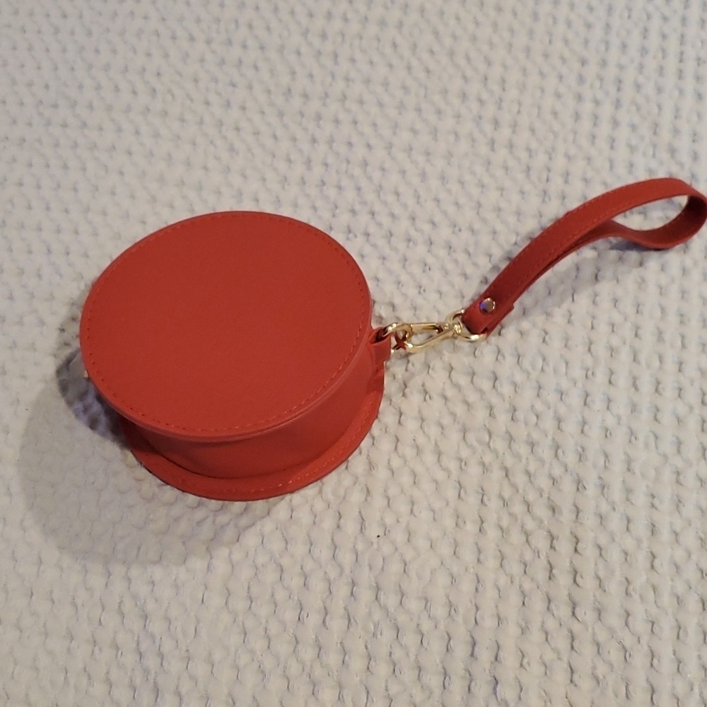 NWOT Red circle wristlet (39)